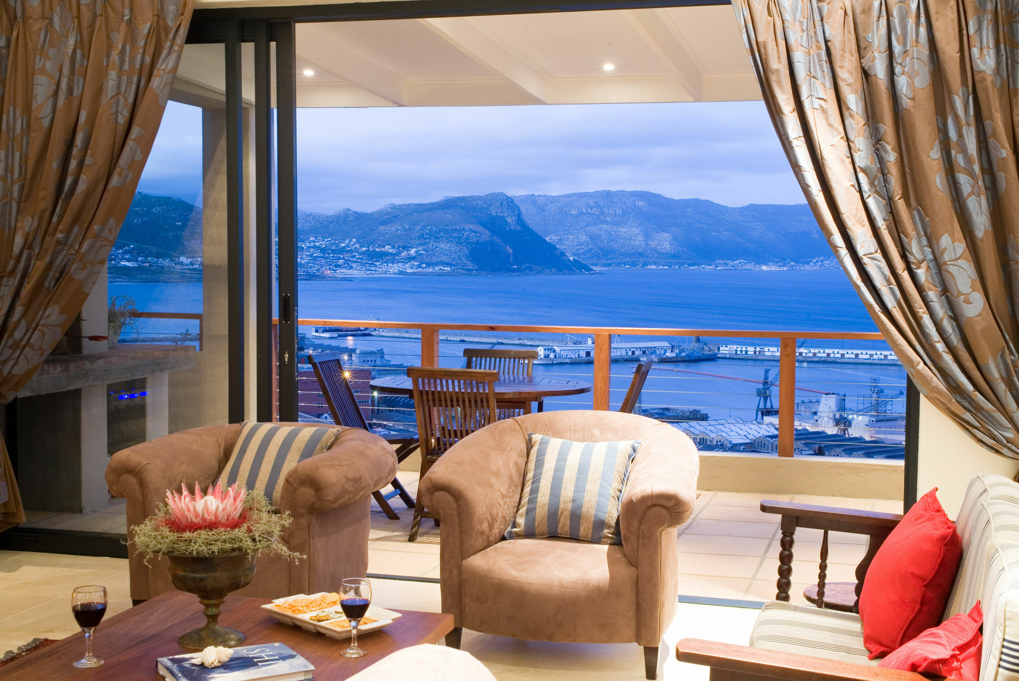 Mariner Guesthouse & Villa Саймонстаун Экстерьер фото